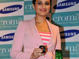 Parineeti launches Samsung Galaxy Note 3