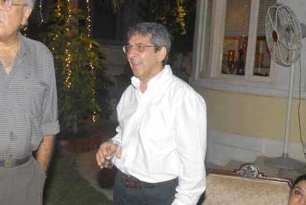 Roshan Seth Images