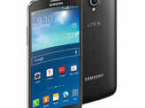 World's 1st Curvaceous Smartphone!