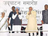 Modi, Manmohan share dais in Ahmedabad