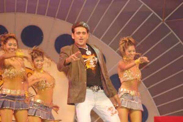 Ravi Kishen Images