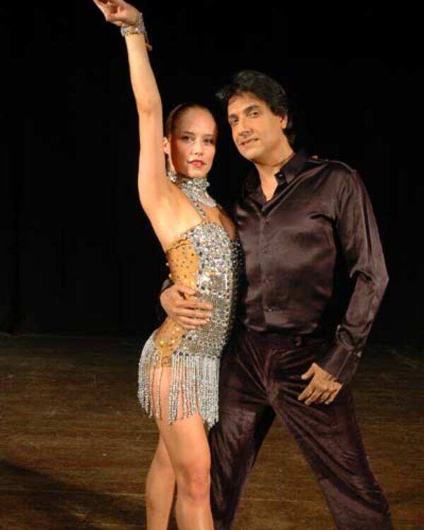 <a class="_64-f" href="https://www.facebook.com/shiamakofficial/"></a>Shiamak