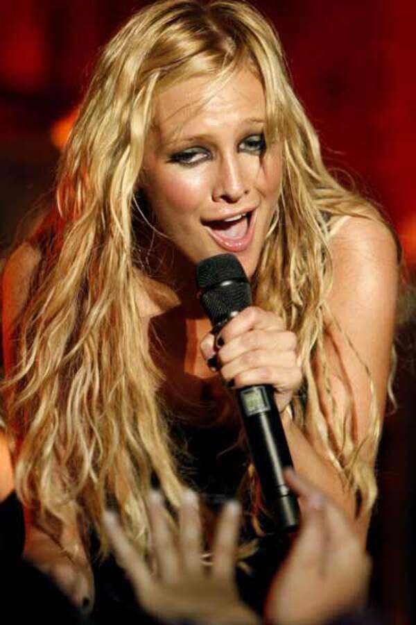 Ashlee Simpson Stills