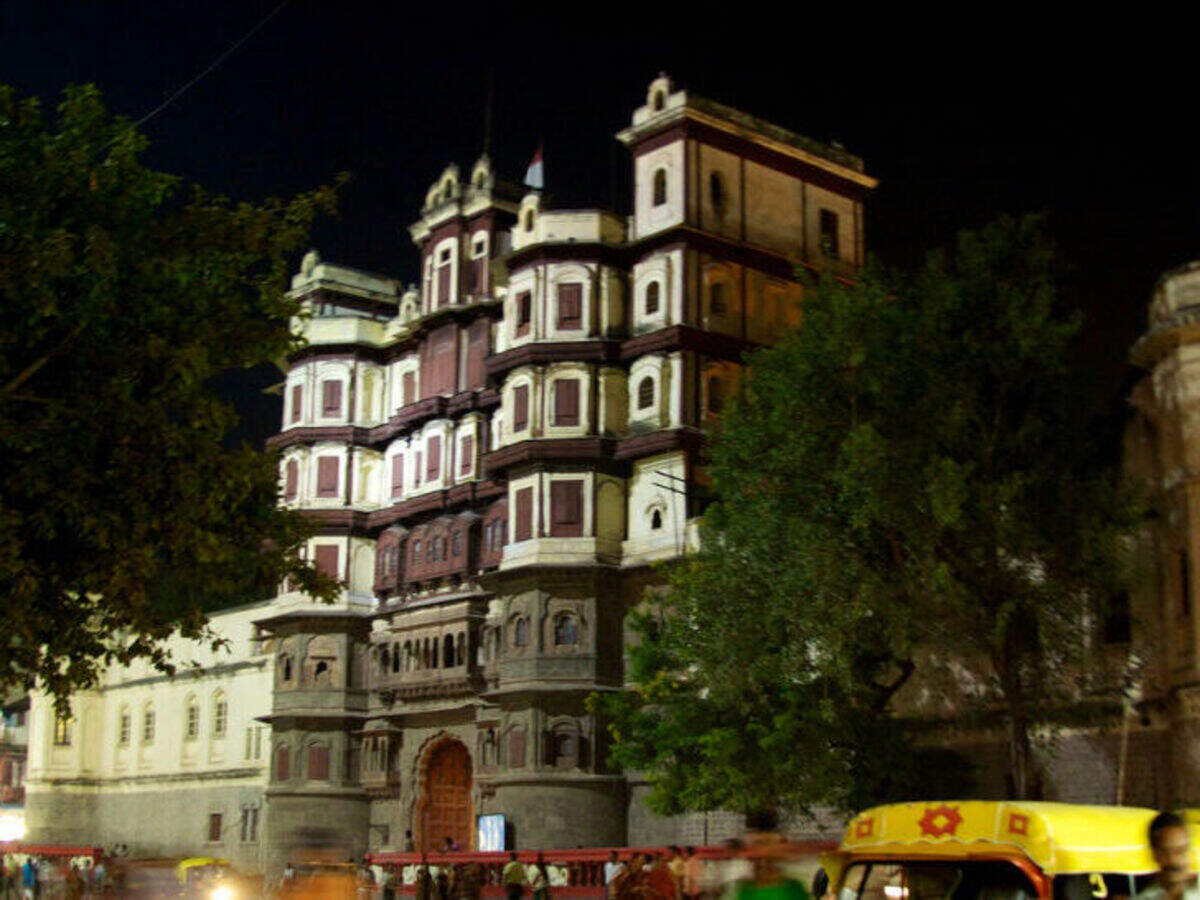 Rajwada palace indore tourism information | Mapsru.com