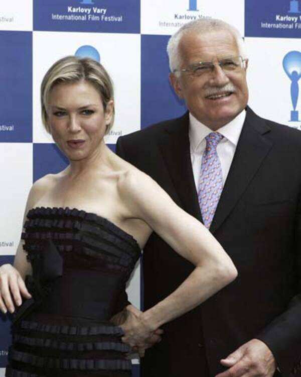 Renee Zellweger Stills
