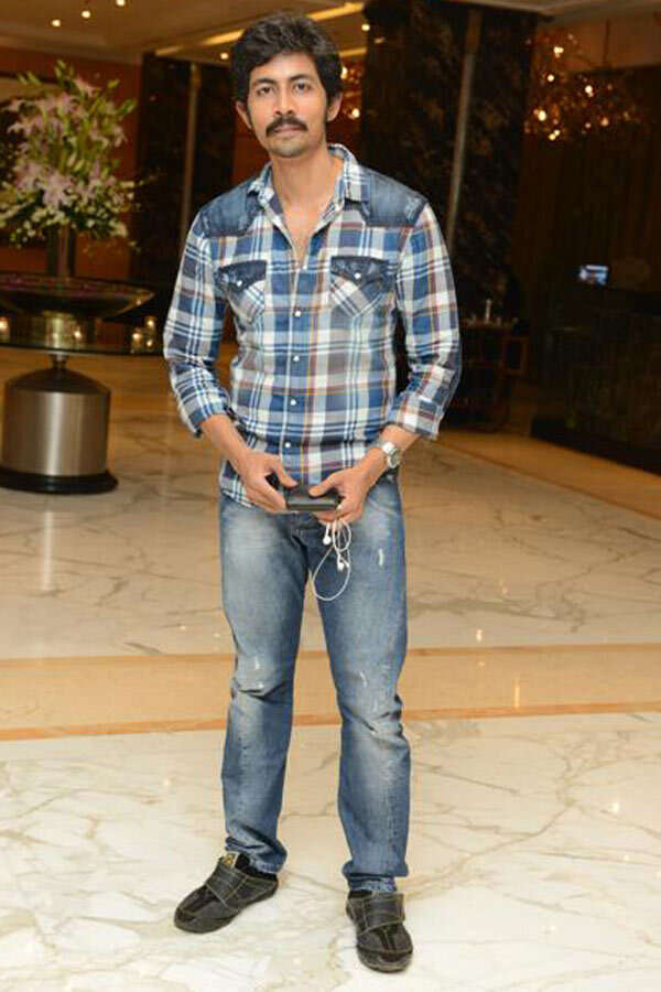 Karthik Kumar Images
