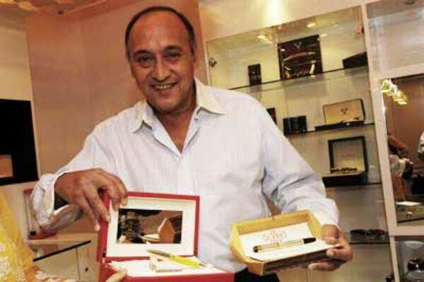 Victor Banerjee Images