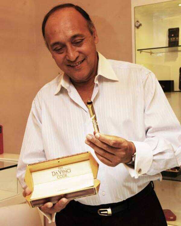 Victor Banerjee Stills