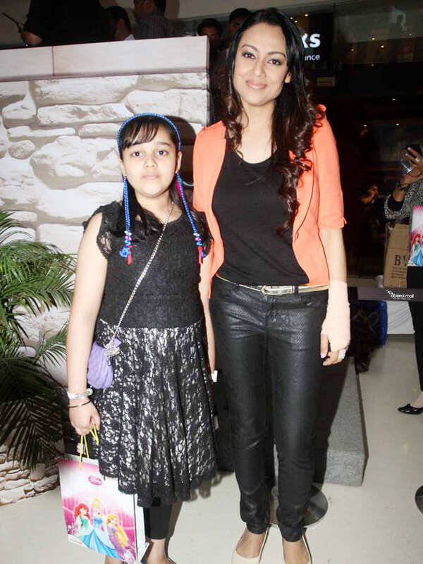 Gauri Tonk Stills