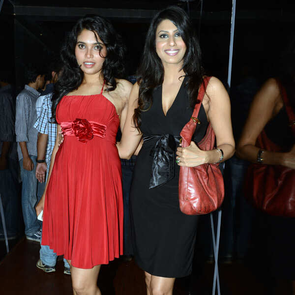 Ishara Stills