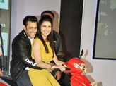 Suzuki launches Gixxer & Let's