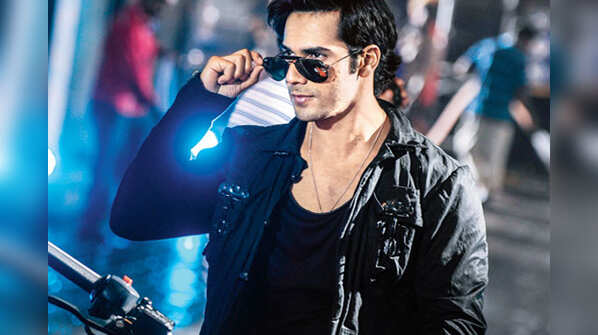 In Pics: Exclusive stills of Varun Dhawan’s Main Tera Hero