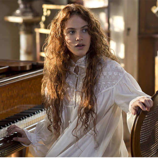 Jessica Brown Findlay Pictures