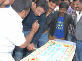Darshan celebrates birthday with fans 