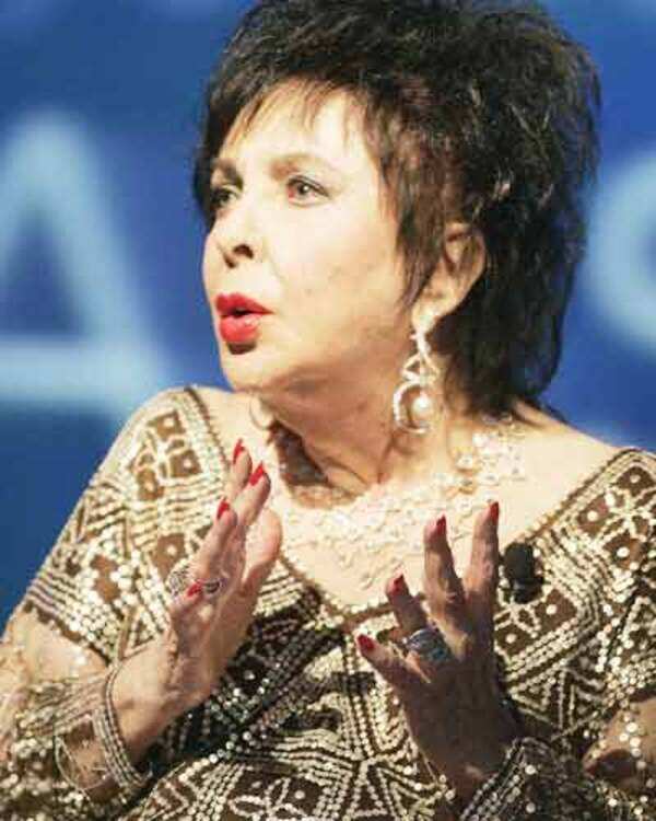 Elizabeth Taylor Stills