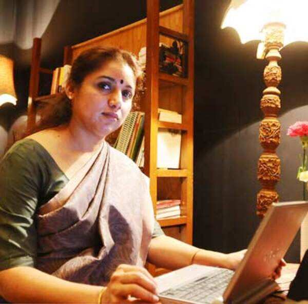 Revathy Menon Photos