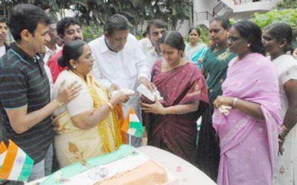 Parvathamma Rajkumar Pictures