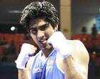 Vijender storms into semis
