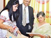 Dr Veena Oldenburg visits Lucknow