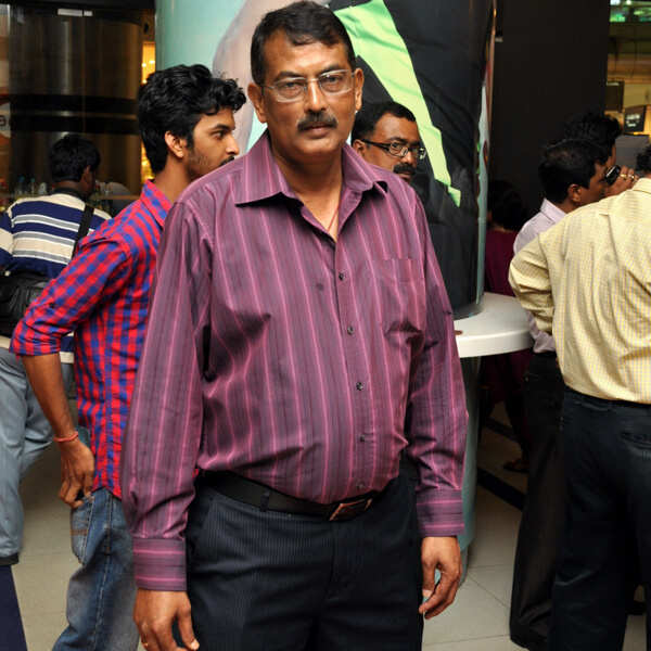 Ravi Kinagi Photos