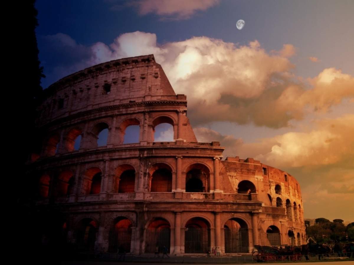 Колизей клип. Колизей в закате древний Рим. Колизей Рим экскурсия. Колизей семь чудес света. Италия Эстетика Колизей.