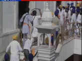 Violent clashes inside Golden Temple