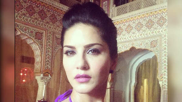 Sunny Leone's hot, sexy and cute selfies