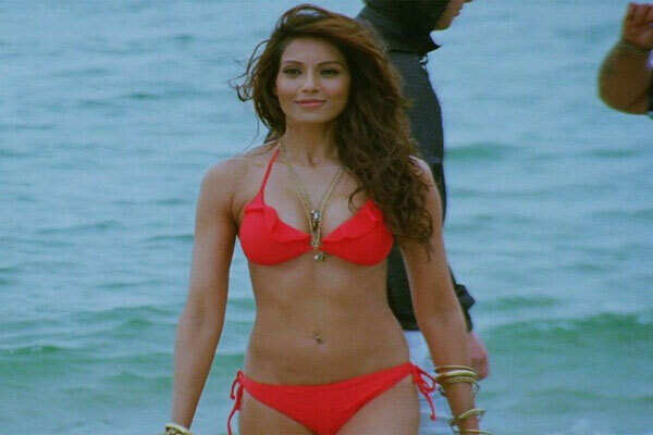 Bipasha Basu Images