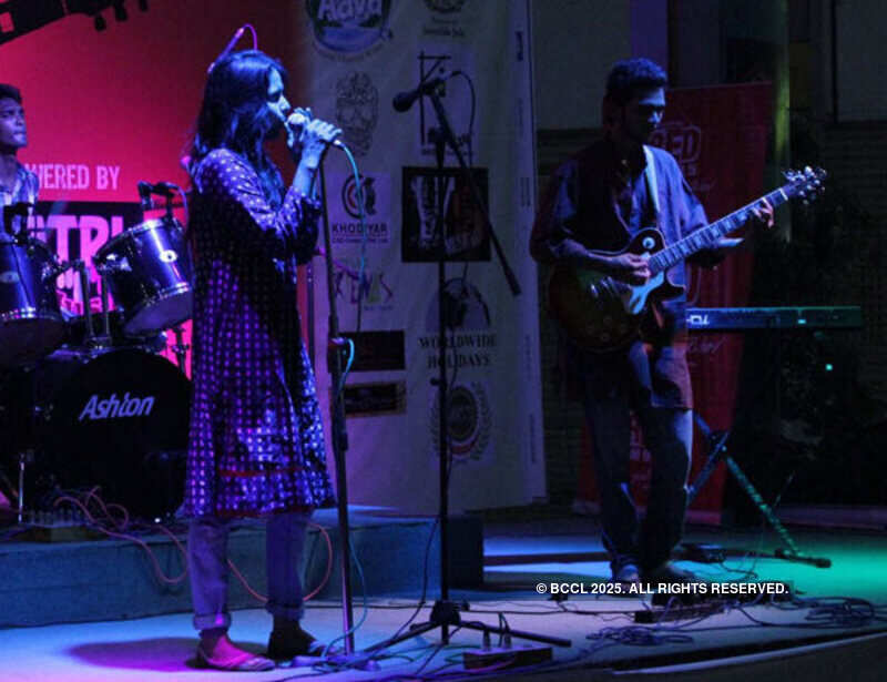 Karma performs at R3 mall