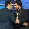 The real story behind Salman- Shah Rukh hug?