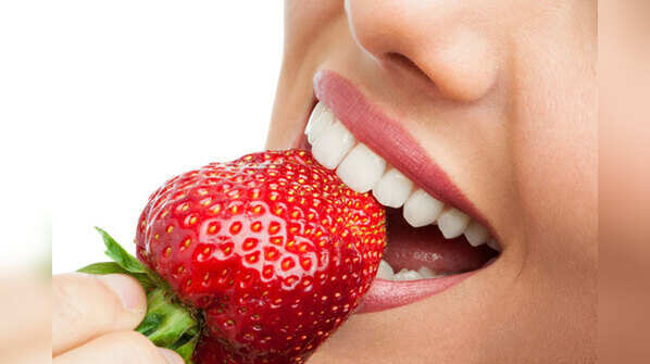 5 home remedies for whiter teeth