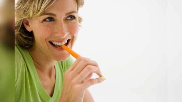5 home remedies for whiter teeth