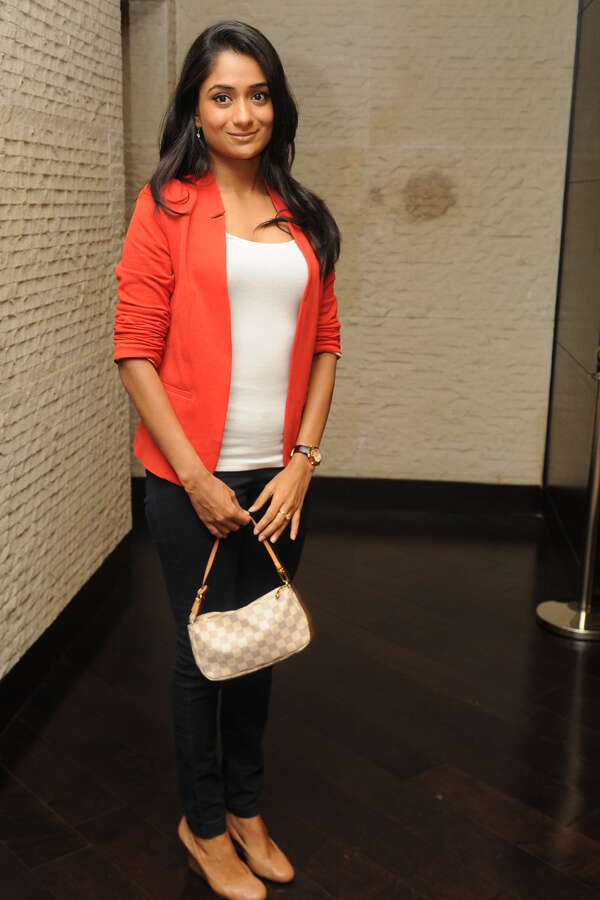 Sandhya Raju Wallpapers