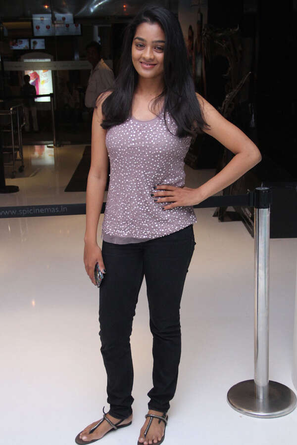 Gayathrie Shankar Stills