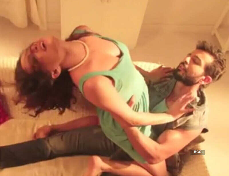 B'wood's tryst with 'sex'