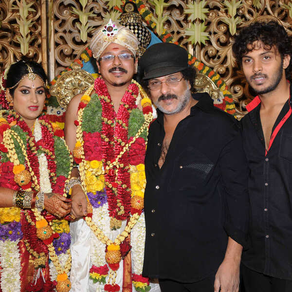 Roopa Iyer Wallpapers