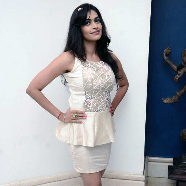 Salony Luthra Images