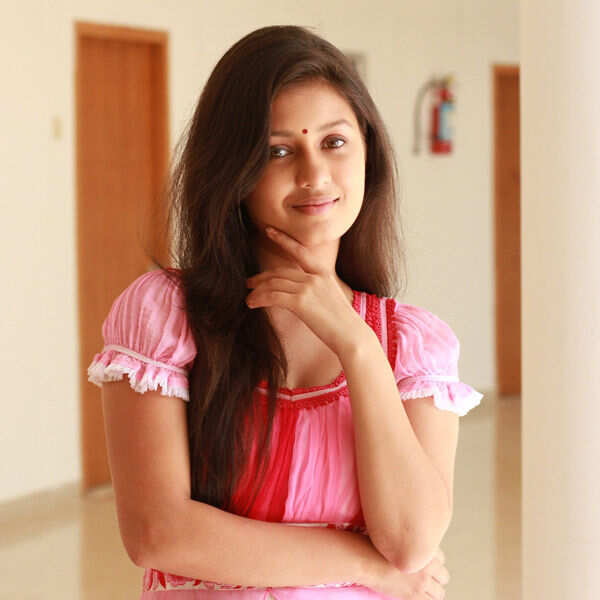 Kanika Tiwari Wallpapers