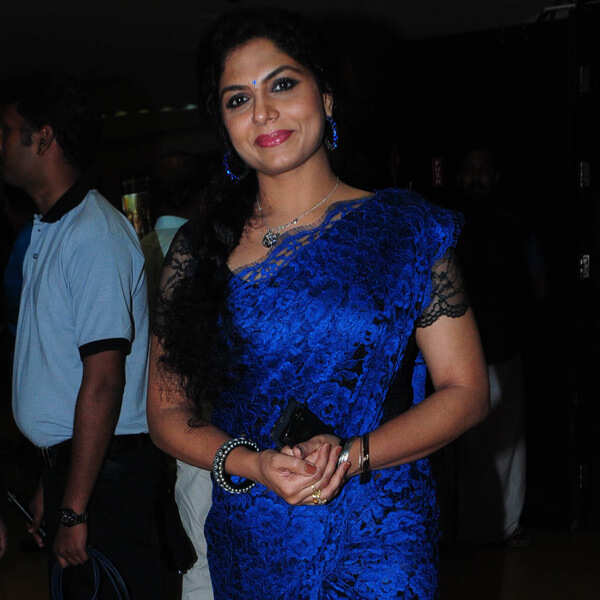 Asha Sarath Wallpapers