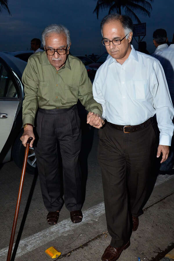 Ameen Sayani Wallpapers