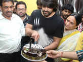 A Rocking birthday with fans