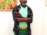 Art lovers under on roof