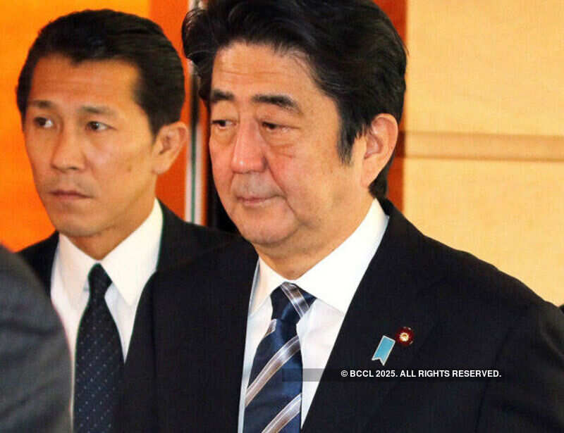 Abe defends handling of ISIS hostage crisis
