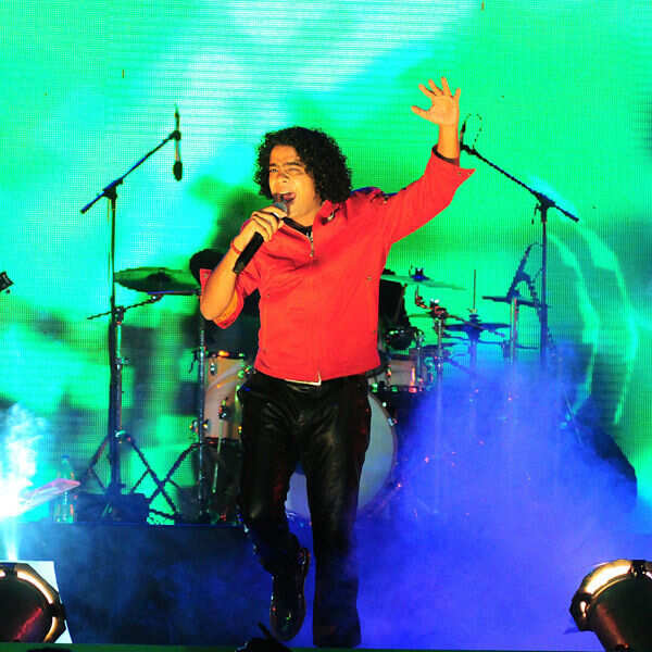 Naresh Iyer Images