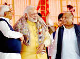 PM Modi steals show at big, fat Yadav ceremony