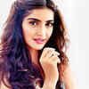Article image for: Sonam acted as <i class="tbold">cinderella</i> as a kid?