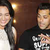 Article image for: Salman calls Sonakshi 'dubli <i class="tbold">pat</i>li'