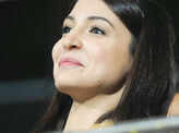 Anushka cheers for Virat