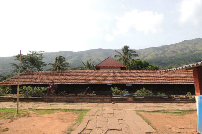 Thirunelli Temple Thirunelli Templ