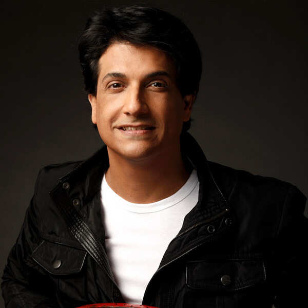 <a class="_64-f" href="https://www.facebook.com/shiamakofficial/"></a>Shiamak